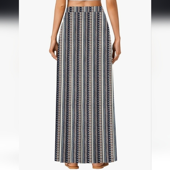Striped Patterned Maxi Skirt - Picture 3 of 16
